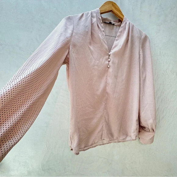 Adrianna Papell || Pink Polka Dot Satin Covered Button BlouseTop Small - Picture 3 of 11
